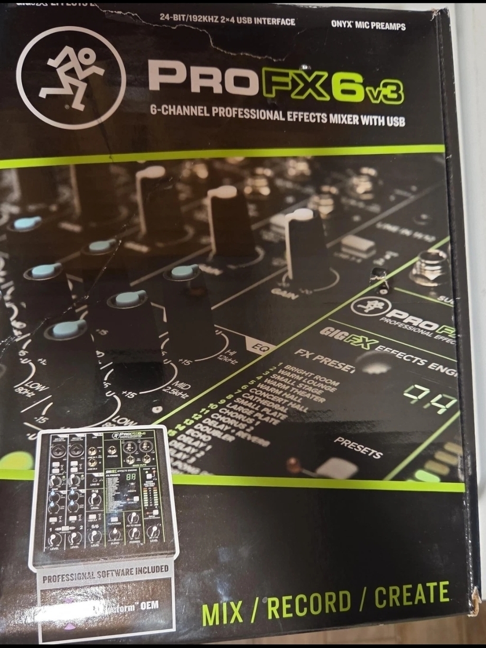 Mackie ProFX6v3 6-Channel Effects Mixer in Black & Green